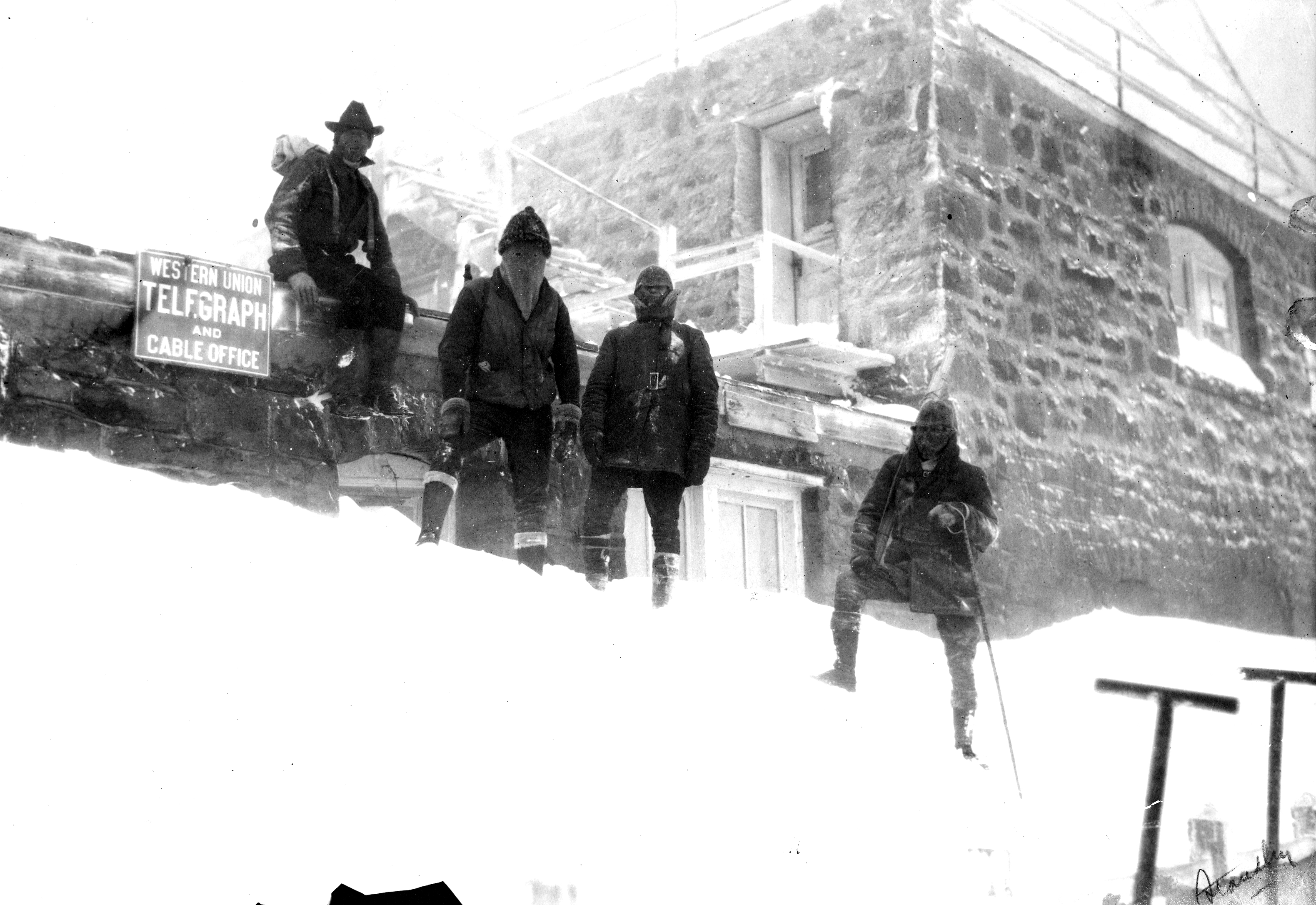 Photo of Gazette Watch Party by Harry Standley, December 31, 1922, Pioneers Museum